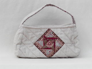 横長ファスナーつきバッグ